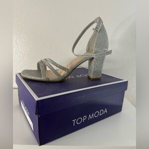 Top Moda Silver/GLT Chunky 4 inch Heel Sz(8.5)
